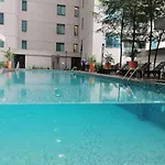 Mercu Summer Suite Klcc With Karaoke & Pool Table
